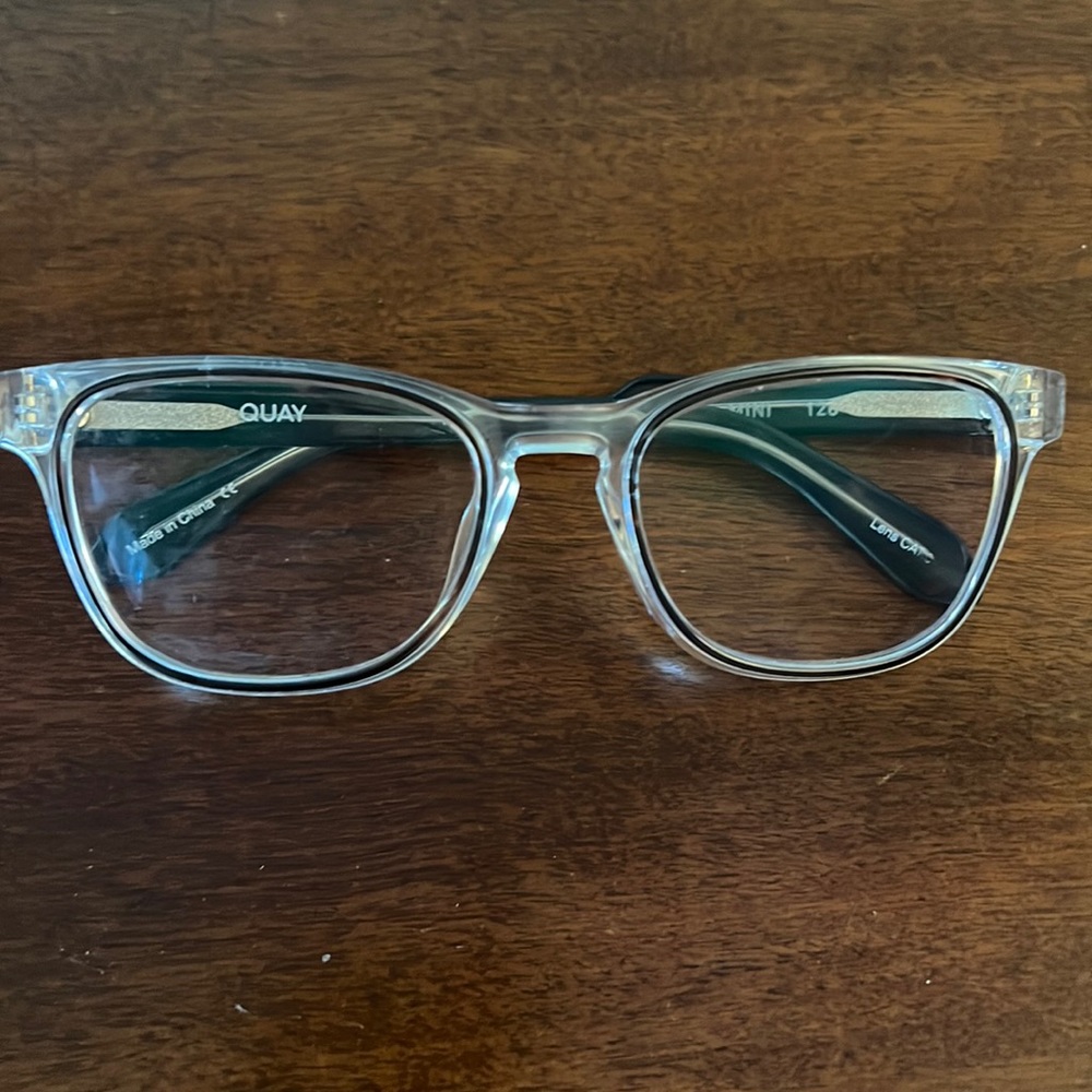 Quay medium size eyeglasses!